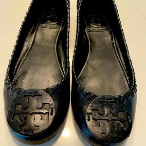 Tory Burch flats in great condition!